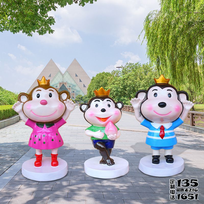 街道公園擺放的三只玻璃鋼彩繪猴子雕塑 街道公園擺放的三只玻璃鋼彩繪猴子雕塑