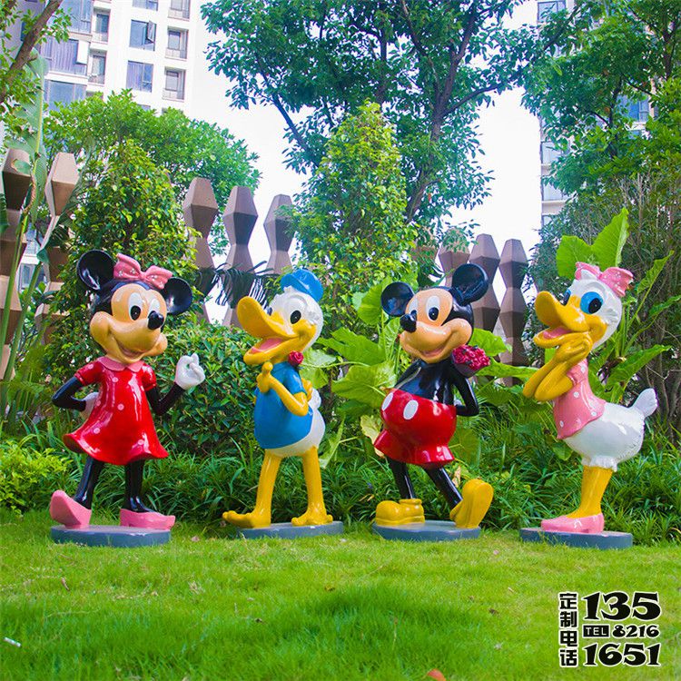 迪士尼公園玻璃鋼卡通彩繪米老鼠和唐老鴨雕塑 迪士尼公園玻璃鋼卡通彩繪米老鼠和唐老鴨雕塑