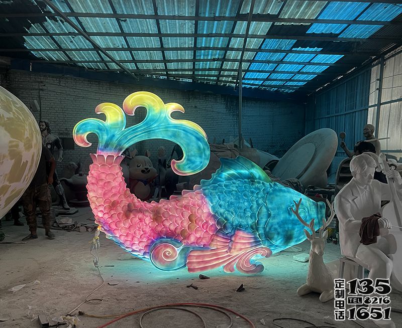 玻璃鋼發(fā)光魚(yú)雕塑